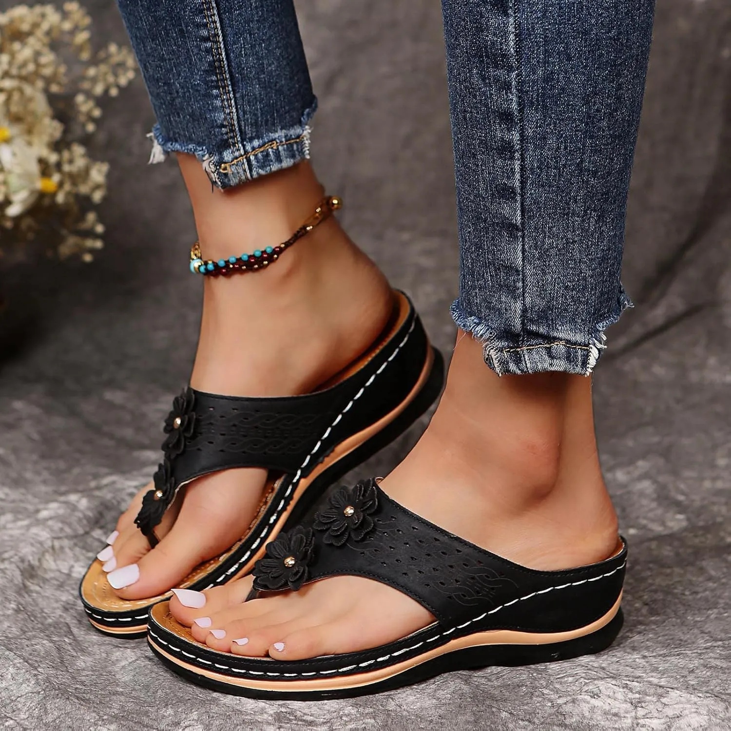 Women's Thick Bottom Sandals Bohemian Stylish Breathable Hollow 2025 Summer Beach Walking Thong Cushion Sandals